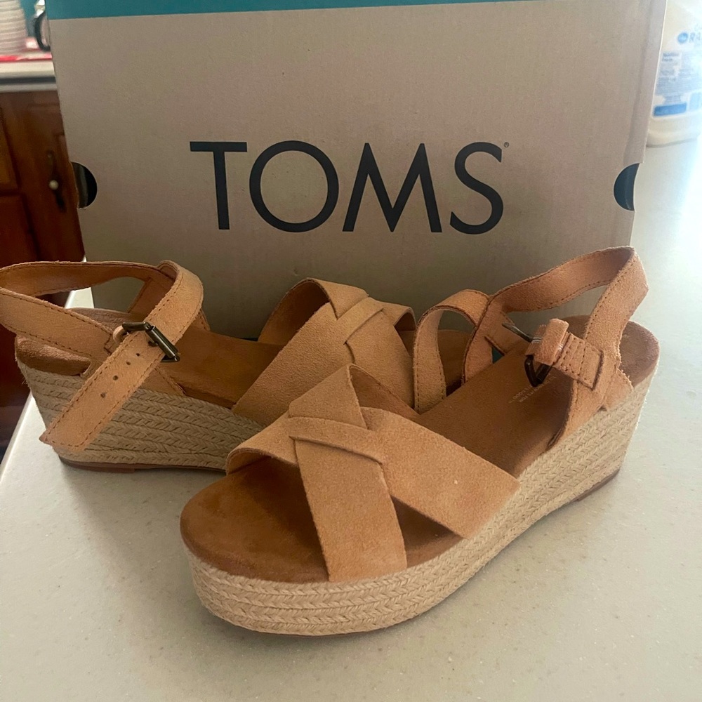 Toms Willow Honey Suede wedge sandals, size 6.5. Worn once!